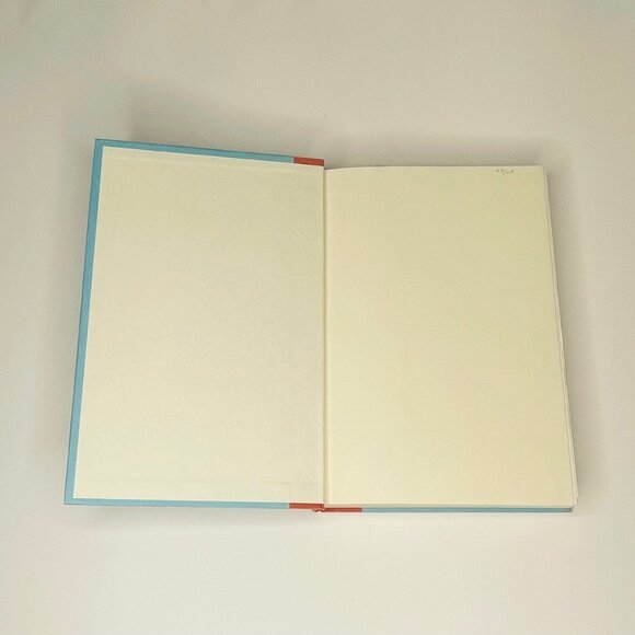 ✨ 2 for 20 ✨ Stormy Weather Hardcover Novel by Carl Hiaasen - Picture 9 of 9